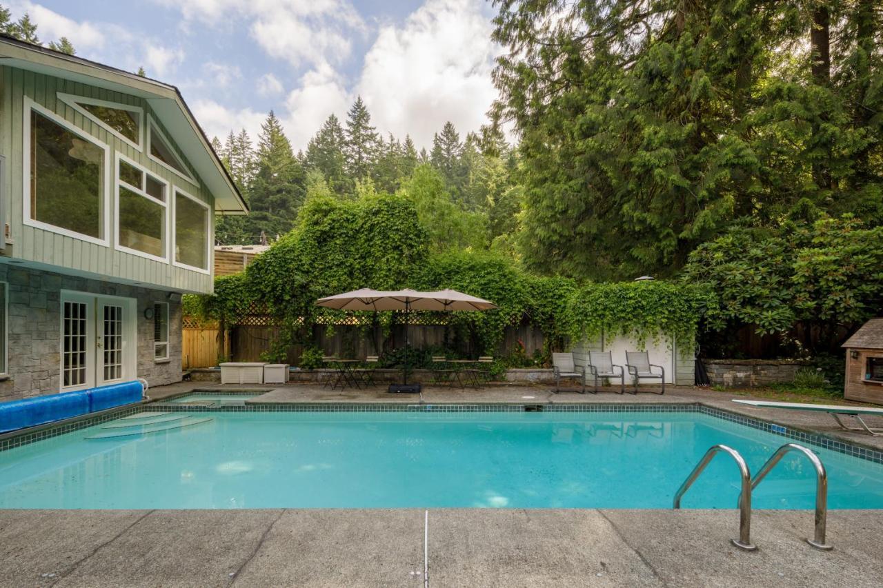 Beautiful Villa With Heated Pool Hot Tub By Forest North Vancouver Exterior foto
